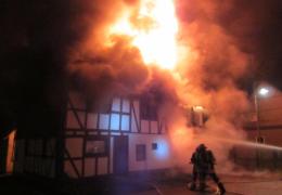 Gebäudebrand Altstrimmig